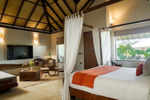 Premium bedding, down comforters, minibar (some free items)