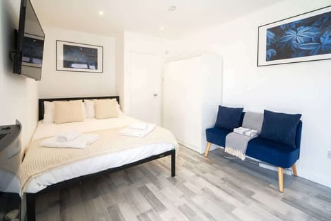 Bedroom (Studio)