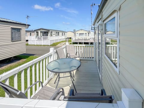 Outdoor | Cozee Stays, Rhyl