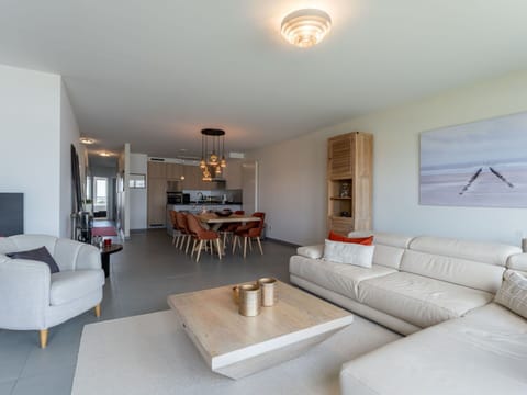 Wood, Flooring, Ceiling, Floor, Interior Design, Furniture, Couch, Living Room, Apartment, Room