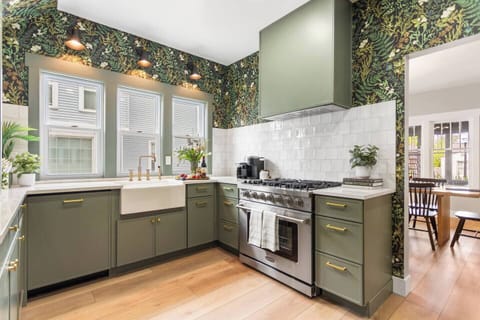 A kitchen designed for modern living + family connection 🏡