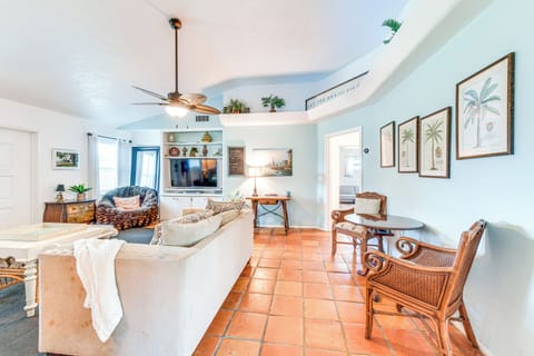 House (5 Bedrooms) | Interior