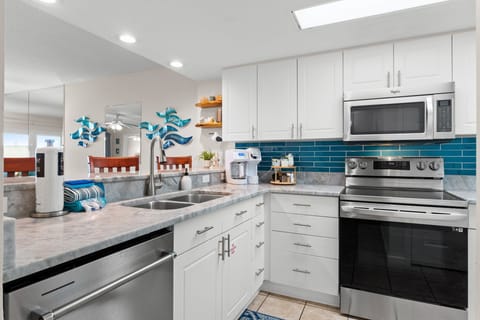 From pancake breakfasts to sunset snacks, the kitchen has everything you need.