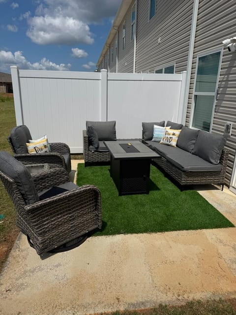 Backyard, Nature, Outdoors, Yard, Couch