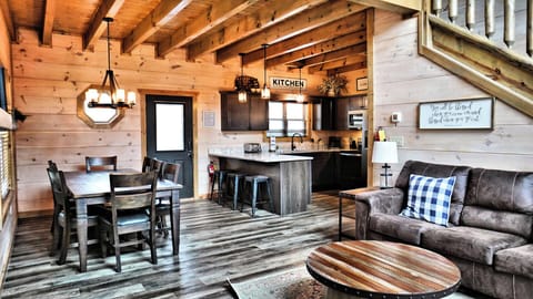 House, Multiple Beds, Balcony, Garden View (Suite Retreat) | Living area