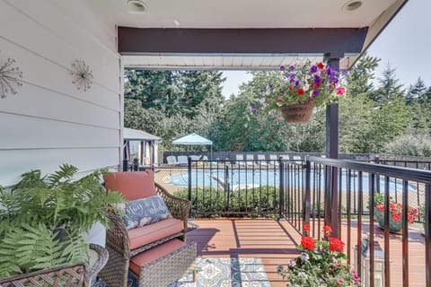 Forest Grove Vacation Rental | 1BA | Studio | 250 Sq Ft | 3 Steps to Enter