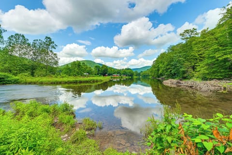 East Branch Vacation Rental | 3BR | 2BA | 2,400 Sq Ft | 3 Steps to Enter