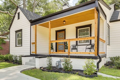 Atlanta Vacation Rental | 3BR | 2BA | 1,279 Sq Ft | 3 Steps to Enter