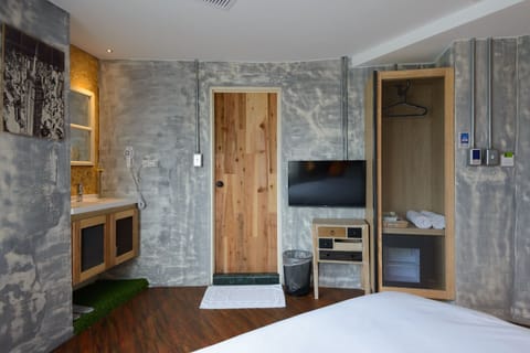 Deluxe Double Room With Private bathroom | Blackout drapes, free WiFi, bed sheets
