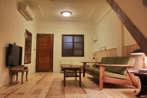 Signature House, 1 Bedroom, Non Smoking, City View | Room amenity