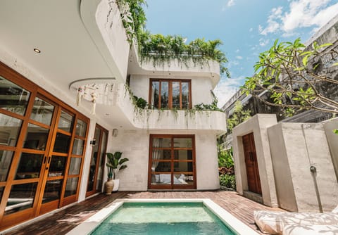 The ultimate hideaway. Designed to offer you the best of both worlds 