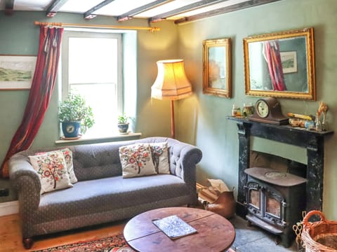 Living area | Farm House - Llwyndryssi Retreats, Llandeilo