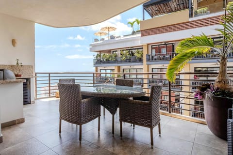 Condo - Image 2