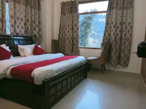 Premium bedding, soundproofing, free WiFi, bed sheets
