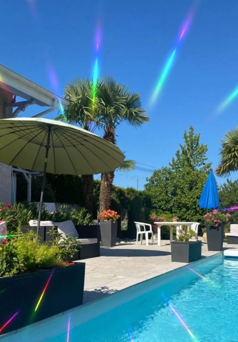 F07F738E-CD12-424D-88C6-7C7D05A3DAA1