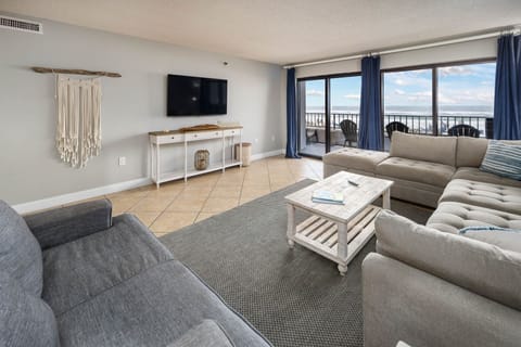 Surf Dweller #206 Living Room