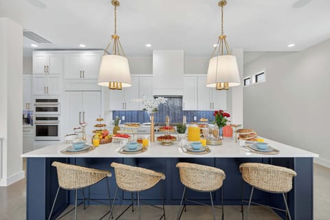 Dining Areas - Breakfast Bar Seating