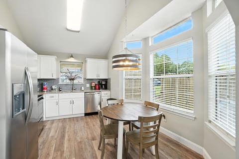 Cozy dining area with equipped kitchen