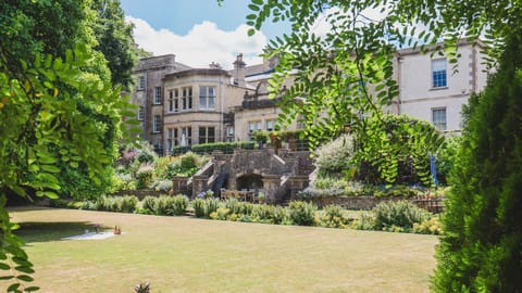 A fabulous addition to your stay at The Mews is the shared gardens.
