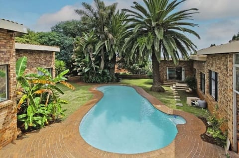 House, Pool View | Desk, laptop workspace, iron/ironing board, free WiFi