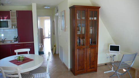 Blick vom Wohnzimmer zum Essbereich