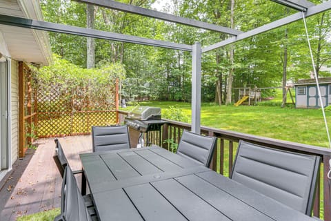 State College Vacation Rental | 3BR | 3BA | 1,571 Sq Ft | Stairs Required