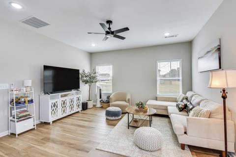 Lavonia Vacation Rental | 3BR | 2BA | 1 Step Required | 1,700 Sq Ft