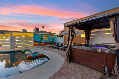 Behold the ultimate Phoenix oasis!  Life's too short to miss out on the Bray House while in the valley of the sun!