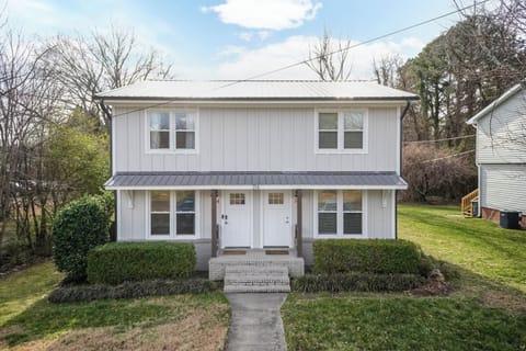 Front view of property