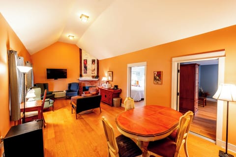 Relax in inviting armchairs with warm light and space.