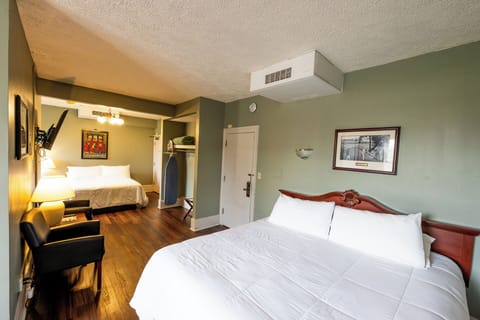 Gather and relax with extra sleeping space for everyone.
