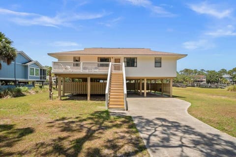 Street View of 419 Tarpon Boulevard