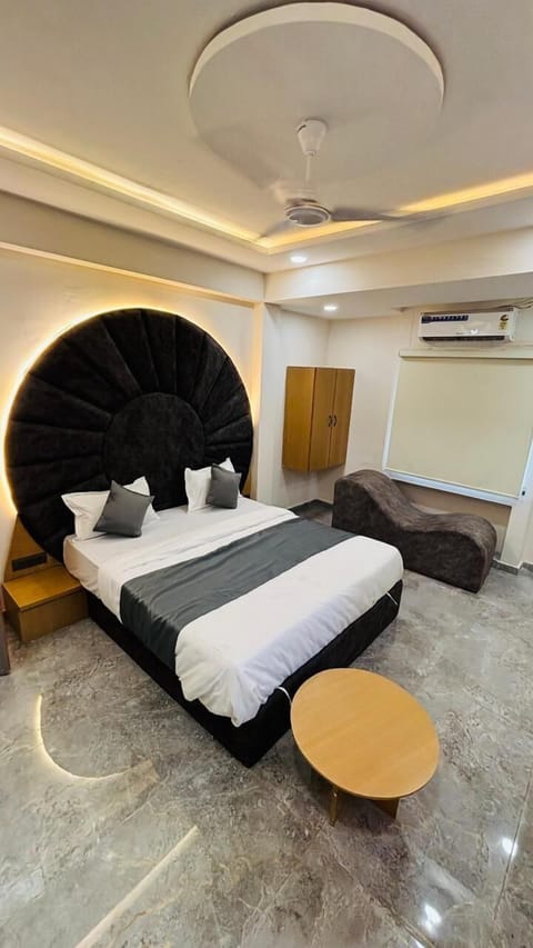 Luxury Room | Egyptian cotton sheets, premium bedding, down comforters, pillowtop beds