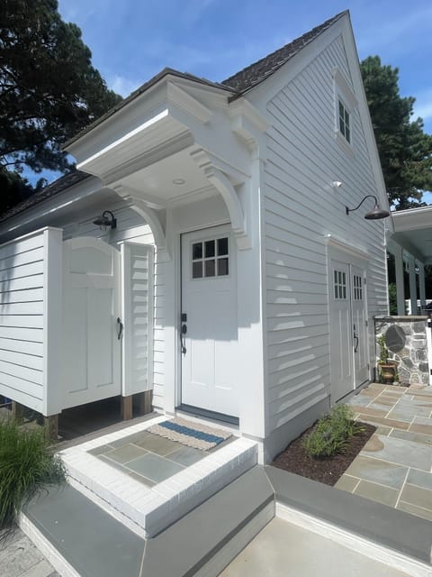 Entrance with outdoor Shower