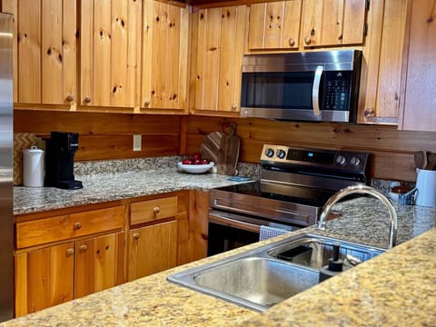 The Treehouse cabin rental Morganton GA