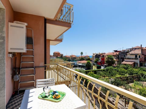 Residential Area, Apartment, Neighbourhood, Balcony, Home, Urban Design, Handrail, Condominium, Porch, Fence