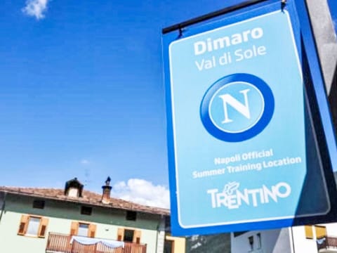 Furniture, Interior Design, Wood, Flooring, Room, Floor, Couch, Ceiling, Living Room, Home