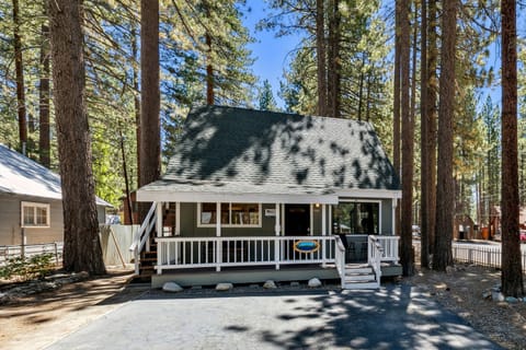 Steps from Ski Run Blvd — your gateway to lake fun, dining, and events.
