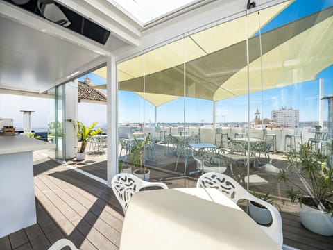 Apartment | Outdoor dining
