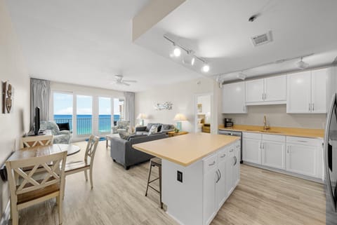 18-web-or-mls-9902 S Thomas Dr 1826-8