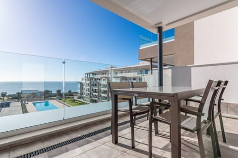 Apartment | Outdoor dining