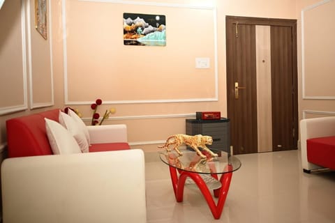 Superior Quadruple Room, Balcony, Hill View | Living area