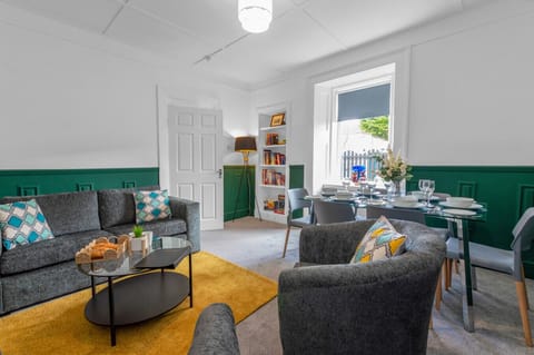 Living Rooms & Dining Table