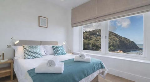 Wind down in the comfortable king sized bed whilst enjoying the sea views 