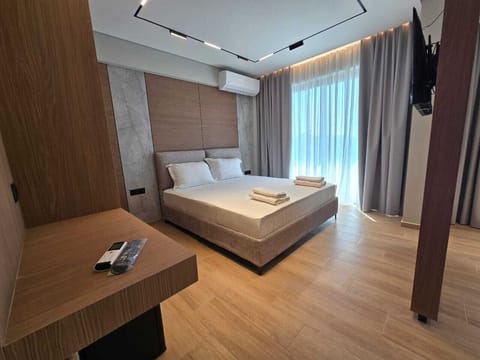 Laptop workspace, free WiFi