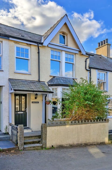Window, House, Residential Area, Door, Home, Cottage, Sash Window, Siding, Molding, Paint