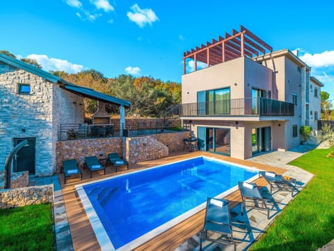 Swimming Pool, Resort, Estate, Villa, Leisure, Umbrella, Eco Hotel, Hotel, Shade, Farmhouse