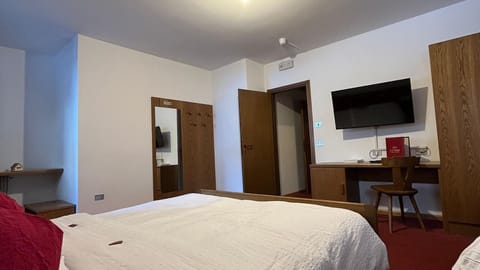 Economy Double Room | In-room safe, free WiFi