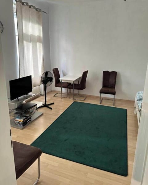 Apartment, 1 Bedroom, City View | Living room