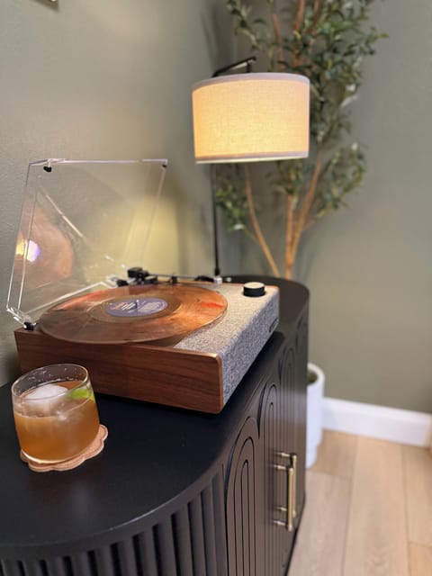 Record player 